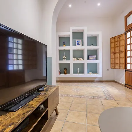 شقة Charming & Cosy 2br With Wifi In By 360 Estates بيرغو